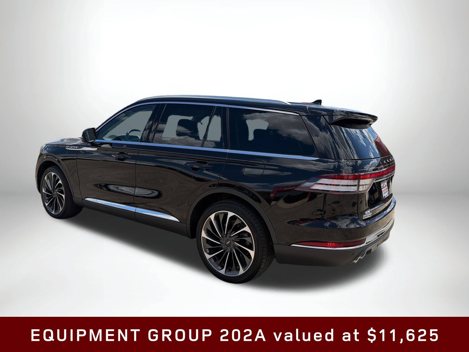 Used 2020 Lincoln Aviator Reserve w/ Equipment Group 202A AWD/4WD image 4
