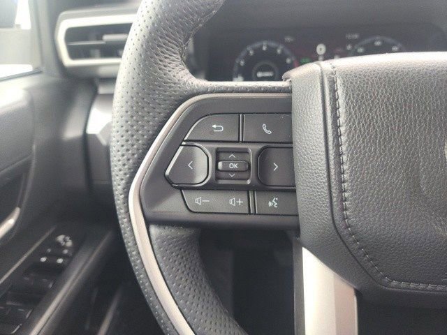 Used 2025 Toyota Tacoma TRD Off-Road image 69