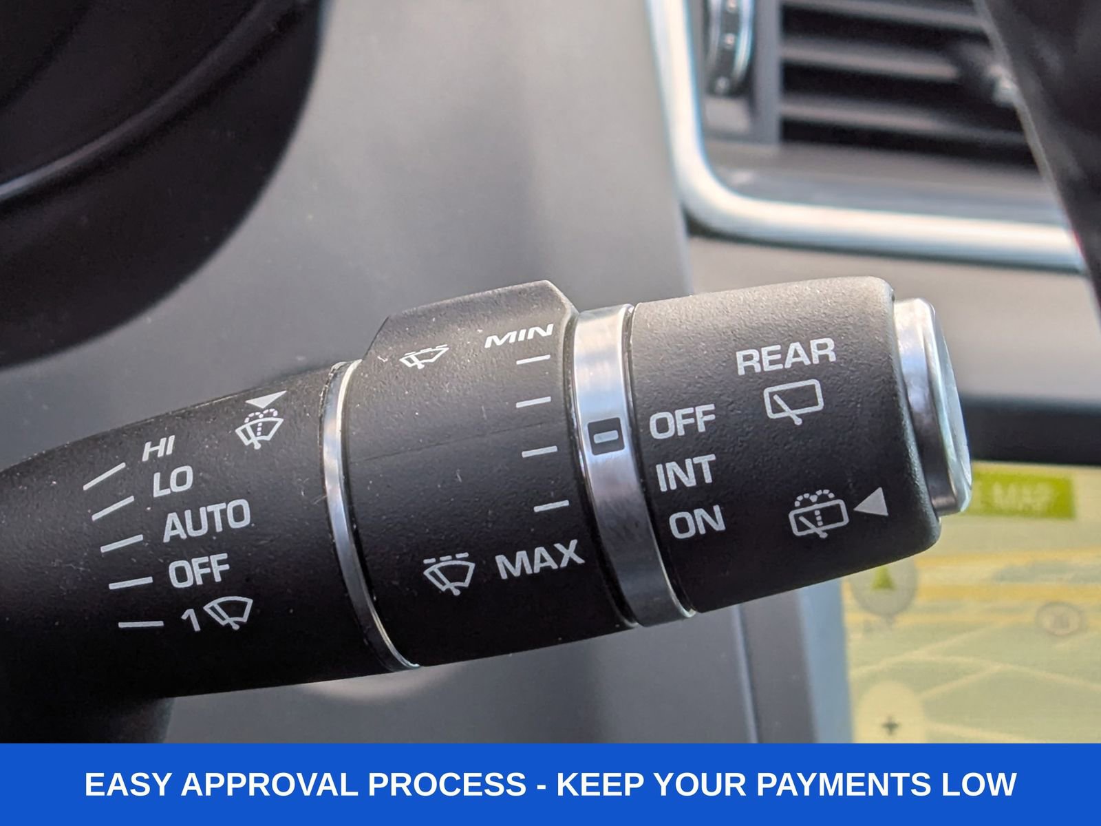 Used 2019 Jaguar E-PACE R-Dynamic SE image 38