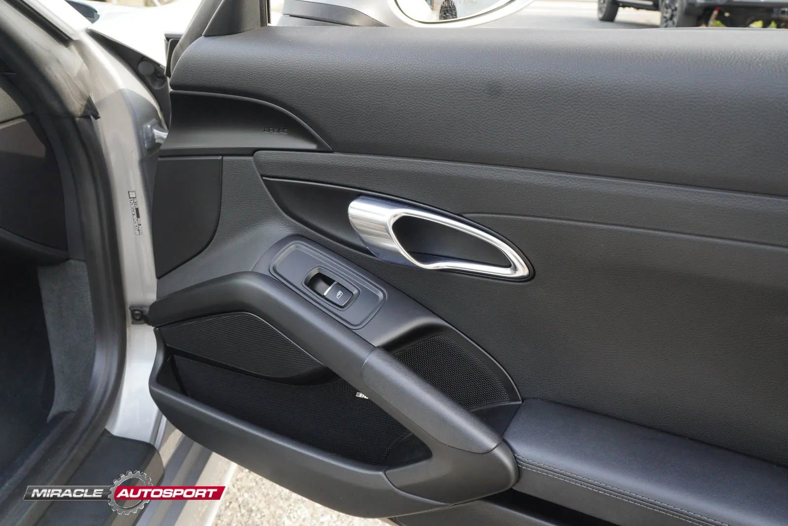 Used 2018 Porsche 718 Boxster S RWD image 25