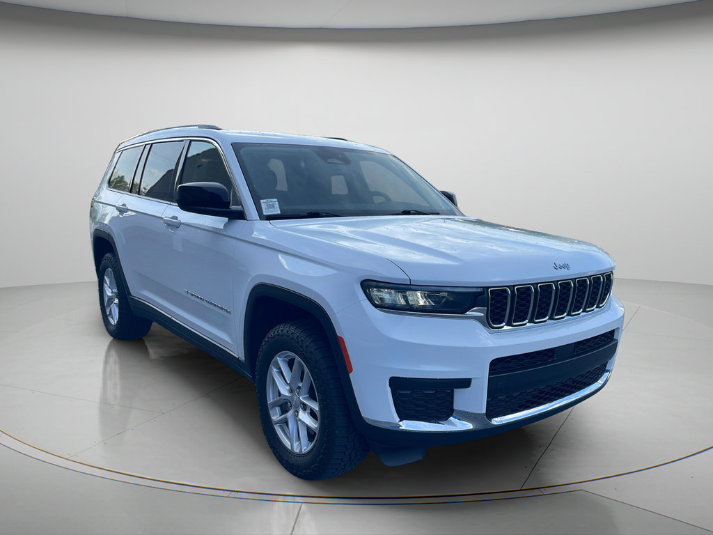 Used 2022 Jeep Grand Cherokee L Laredo w/ Luxury Tech Group I AWD/4WD image 2