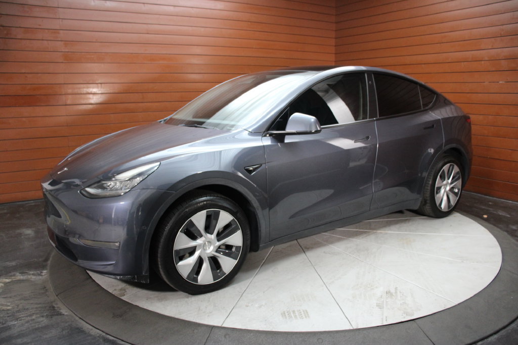 Used 2022 Tesla Model Y Long Range AWD/4WD image 12