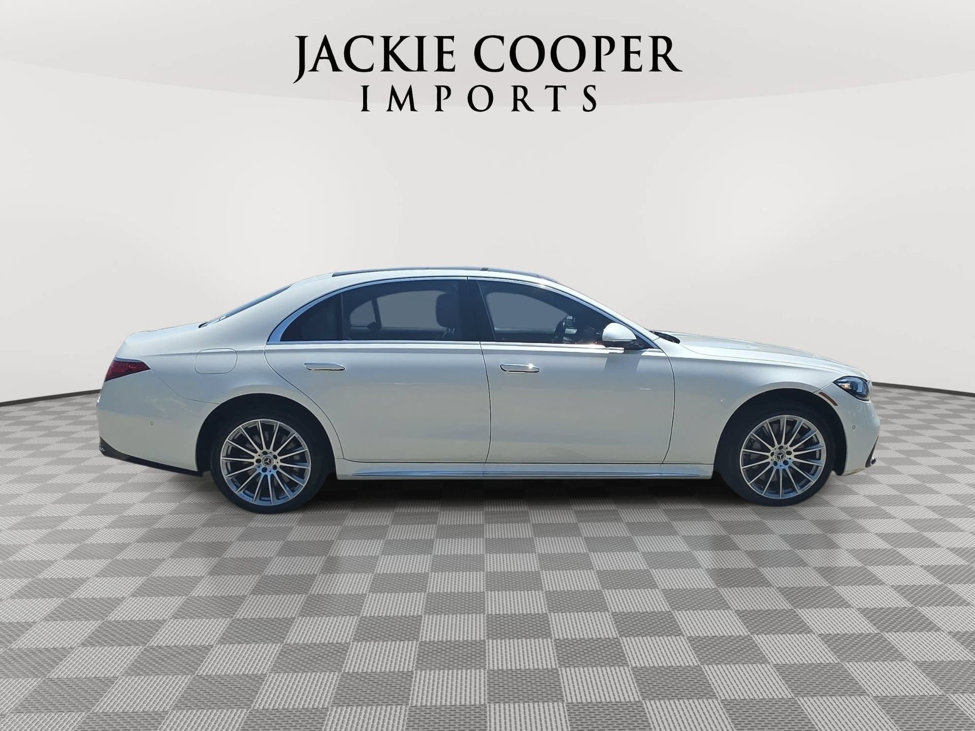 Used 2023 Mercedes-Benz S 580e 4MATIC Sedan image 4