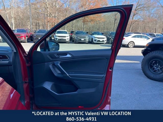 Certified 2020 Volkswagen Tiguan SE w/ Panoramic Sunroof Package image 26