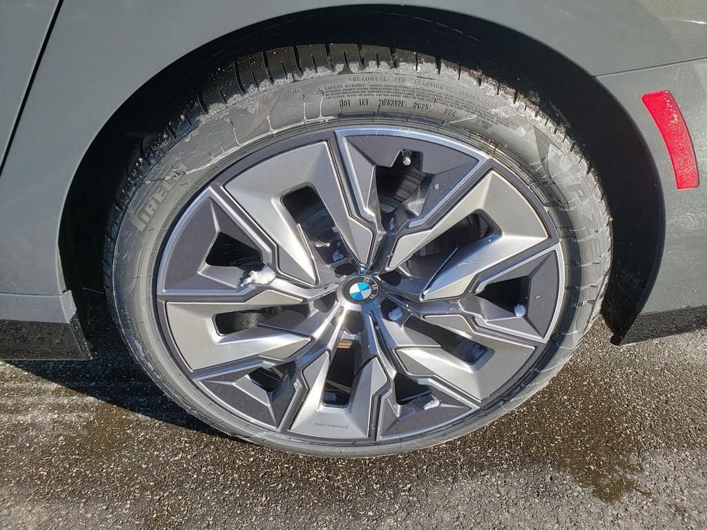 New 2026 BMW 760i xDrive image 29