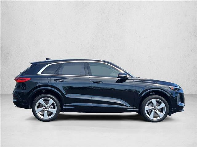 Certified 2025 Audi Q5 Premium AWD/4WD image 4