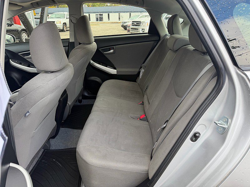 Used 2015 Toyota Prius Three image 19