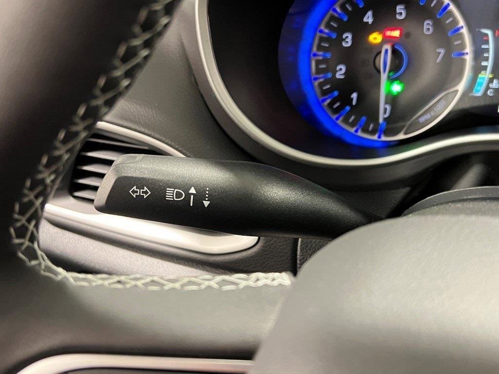 New 2026 Chrysler Voyager LX image 24