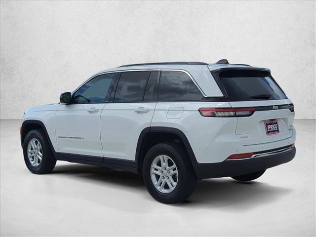 Used 2024 Jeep Grand Cherokee Laredo AWD/4WD image 8