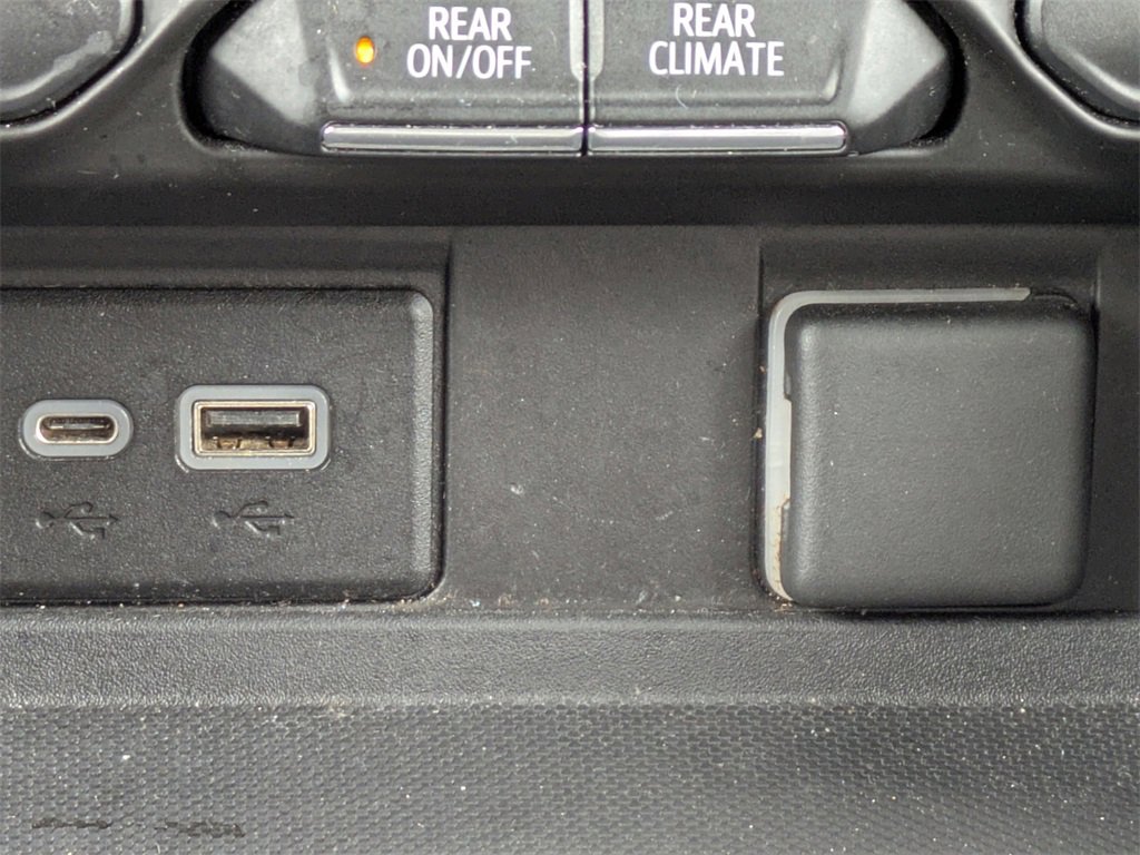 Used 2021 Chevrolet Tahoe Z71 w/ Z71 Off-Road Package image 23