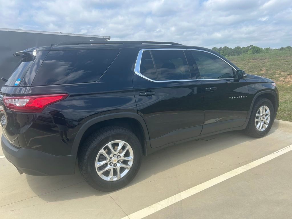 Used 2021 Chevrolet Traverse LT image 11