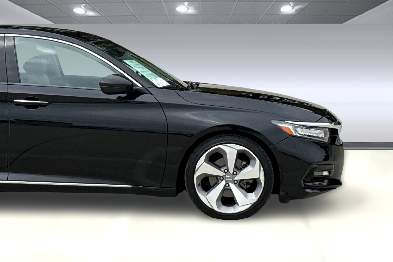Used 2018 Honda Accord Touring image 33