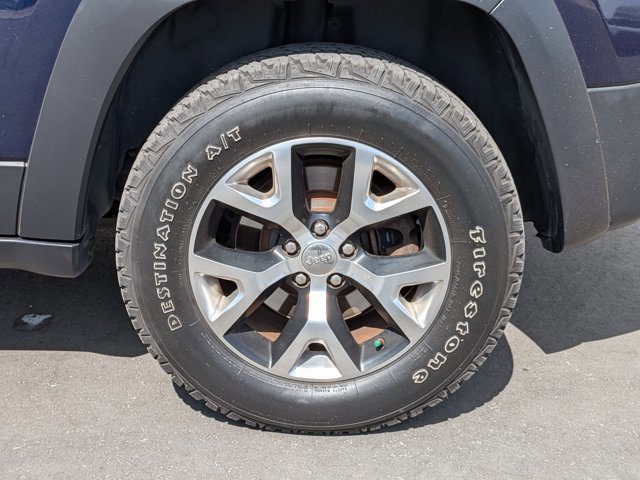 Used 2015 Jeep Cherokee Trailhawk w/ Comfort/Convenience Group image 3