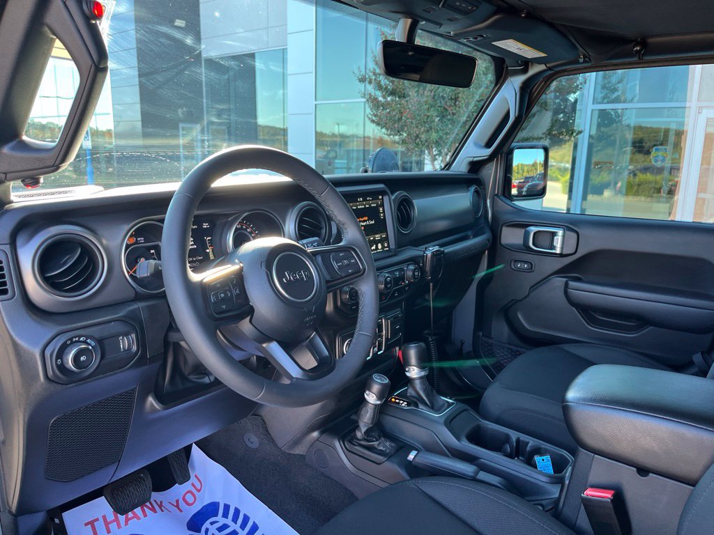 Used 2023 Jeep Wrangler Unlimited Sport AWD/4WD image 8