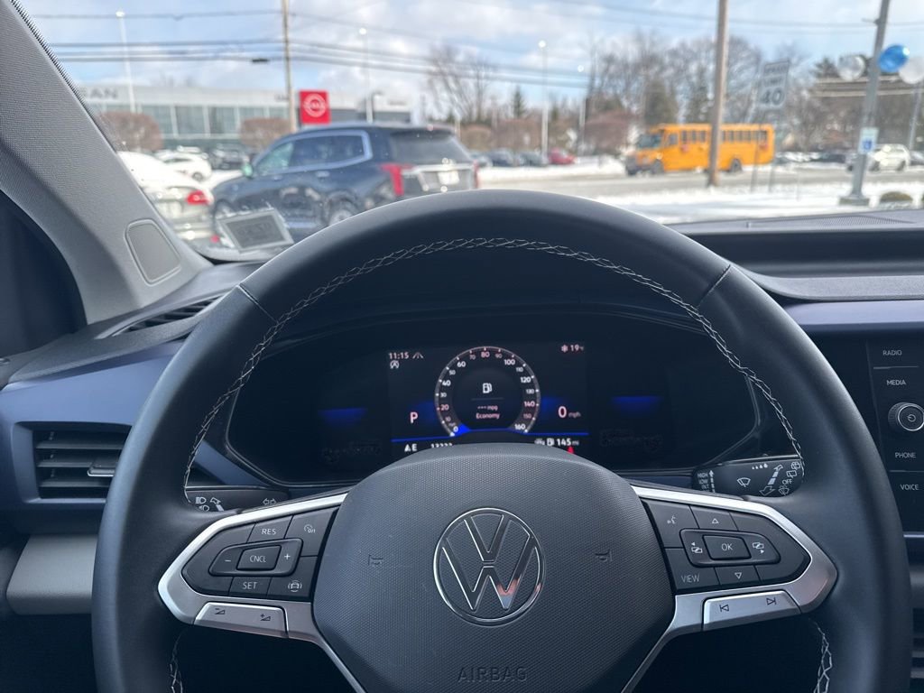 Certified 2022 Volkswagen Taos SE image 11