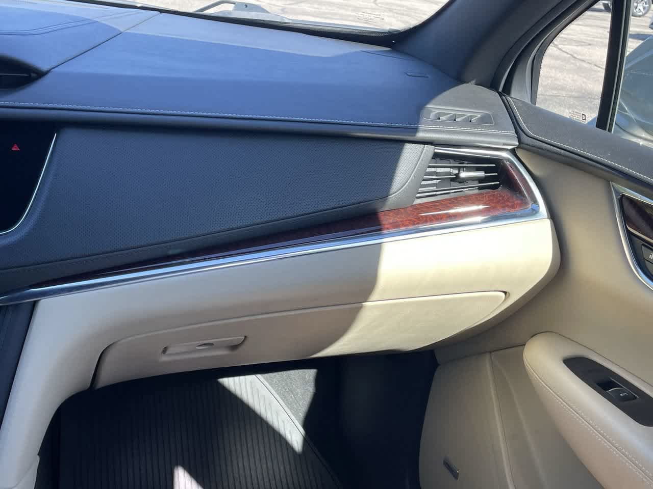 Used 2018 Cadillac XT5 Luxury AWD/4WD image 16