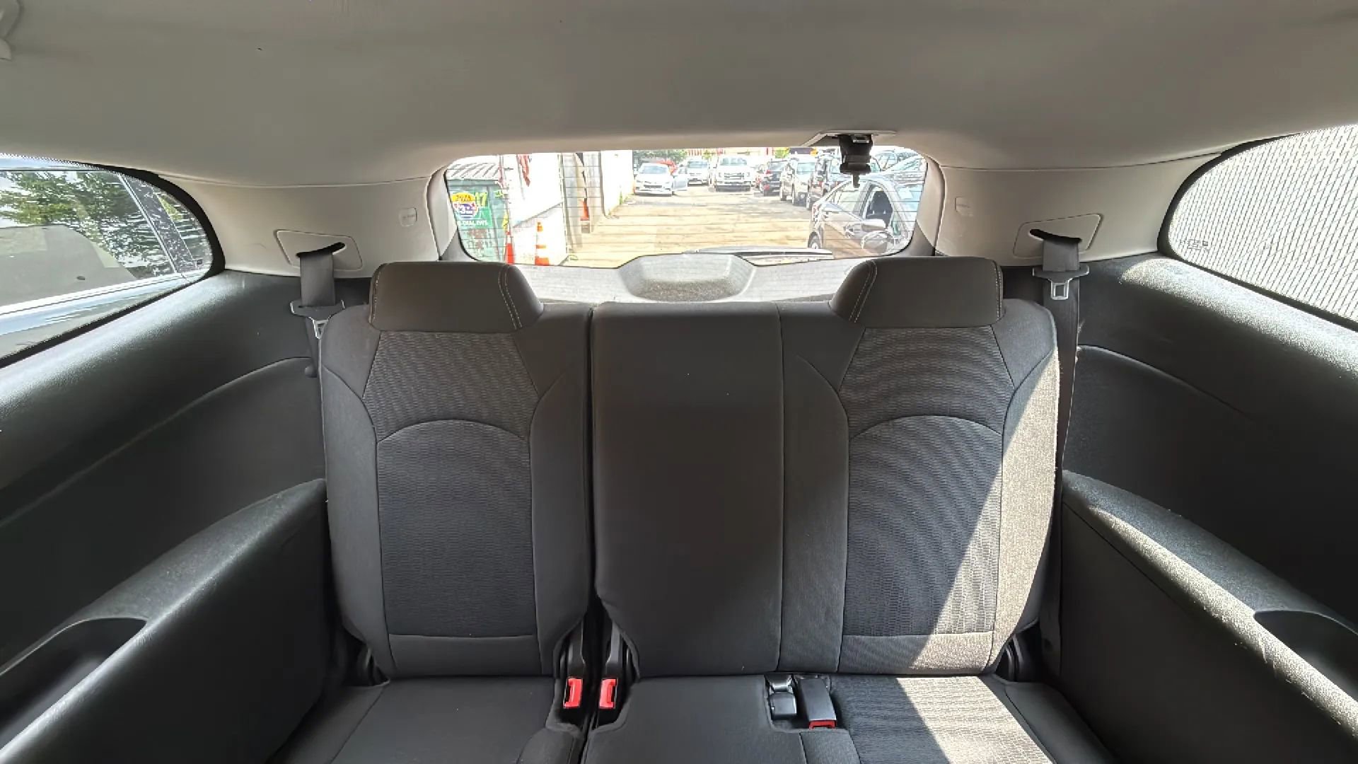 Used 2017 Chevrolet Traverse LT w/ Style and Technology Package image 28