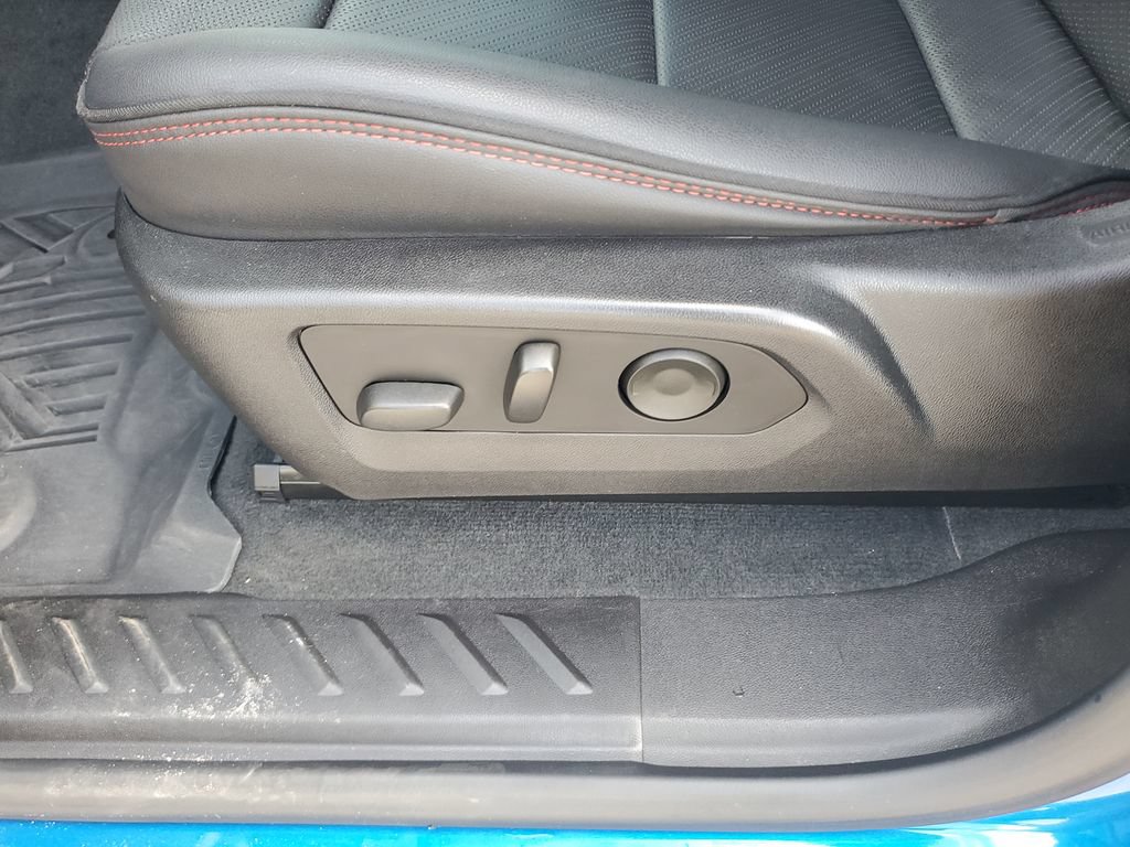 Used 2023 GMC Canyon AT4X AWD/4WD image 16
