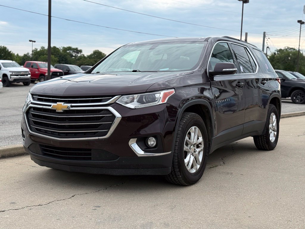Used 2020 Chevrolet Traverse LT FWD image 2