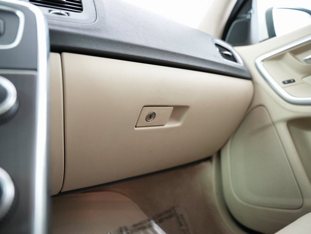 Used 2015 Volvo S60 T5 Platinum image 48