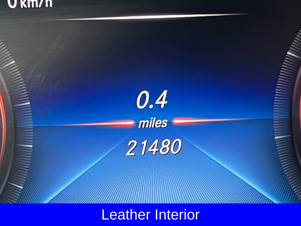 Used 2022 Mercedes-Benz GLC 300 4MATIC image 2