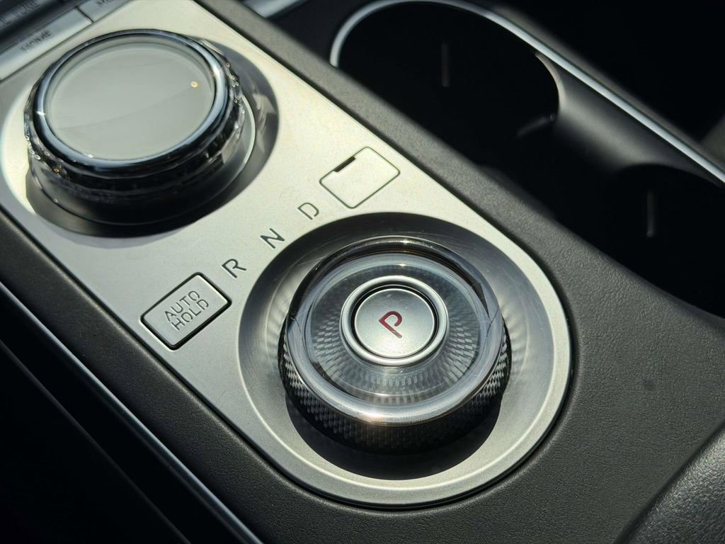 Used 2025 Genesis GV70 2.5T AWD/4WD image 6