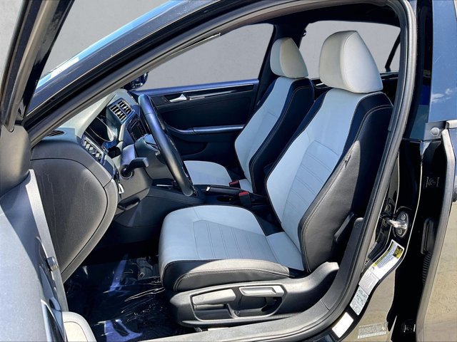 Used 2015 Volkswagen Jetta Sport FWD image 27