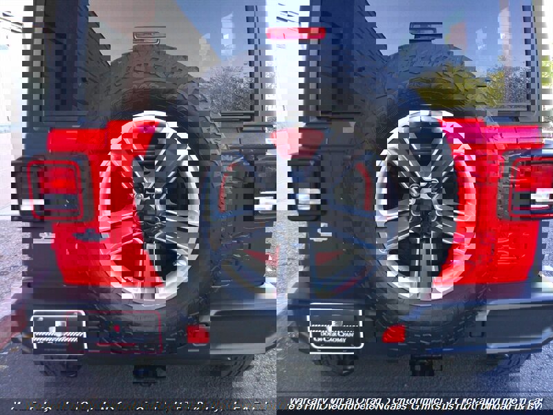 Used 2019 Jeep Wrangler Unlimited Sahara image 9