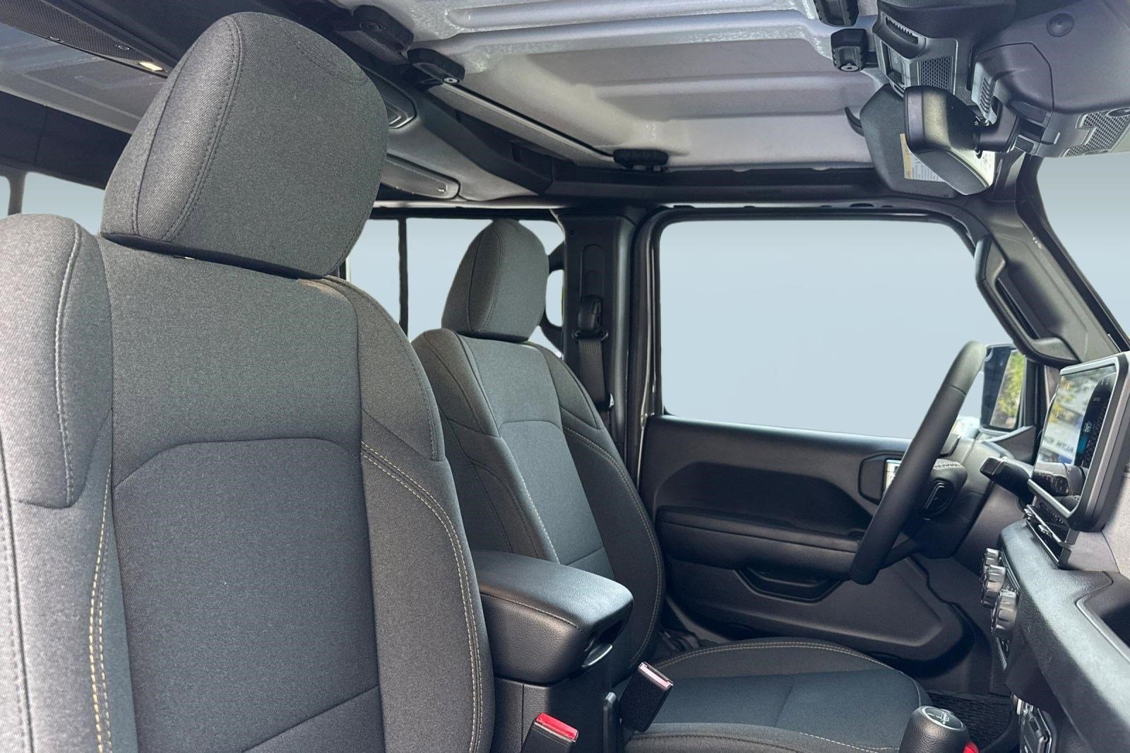 Used 2025 Jeep Gladiator Willys image 31