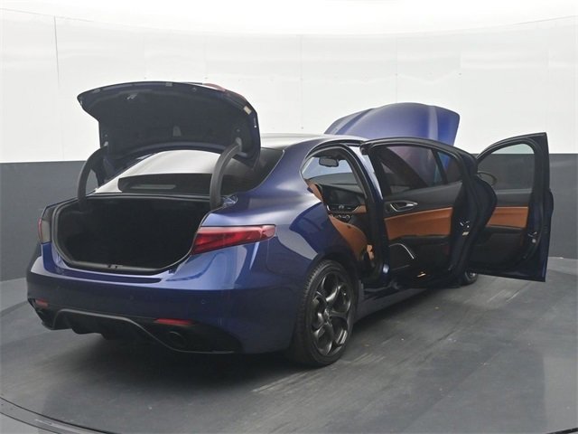 Used 2019 Alfa Romeo Giulia Base image 40