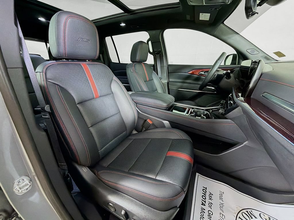 Used 2024 Chevrolet Traverse RS w/ LPO, Floor Liner Package FWD image 27