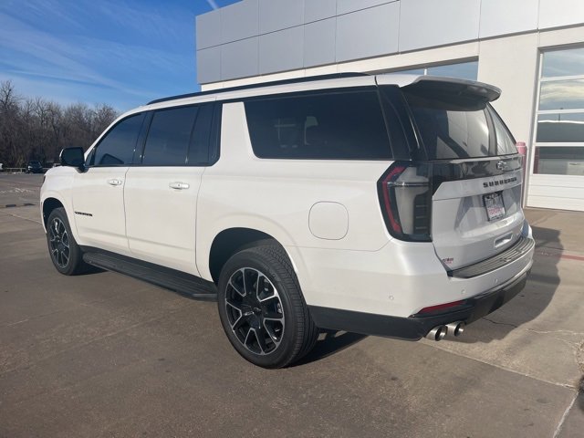 Used 2025 Chevrolet Suburban RST w/ Comfort Package image 6
