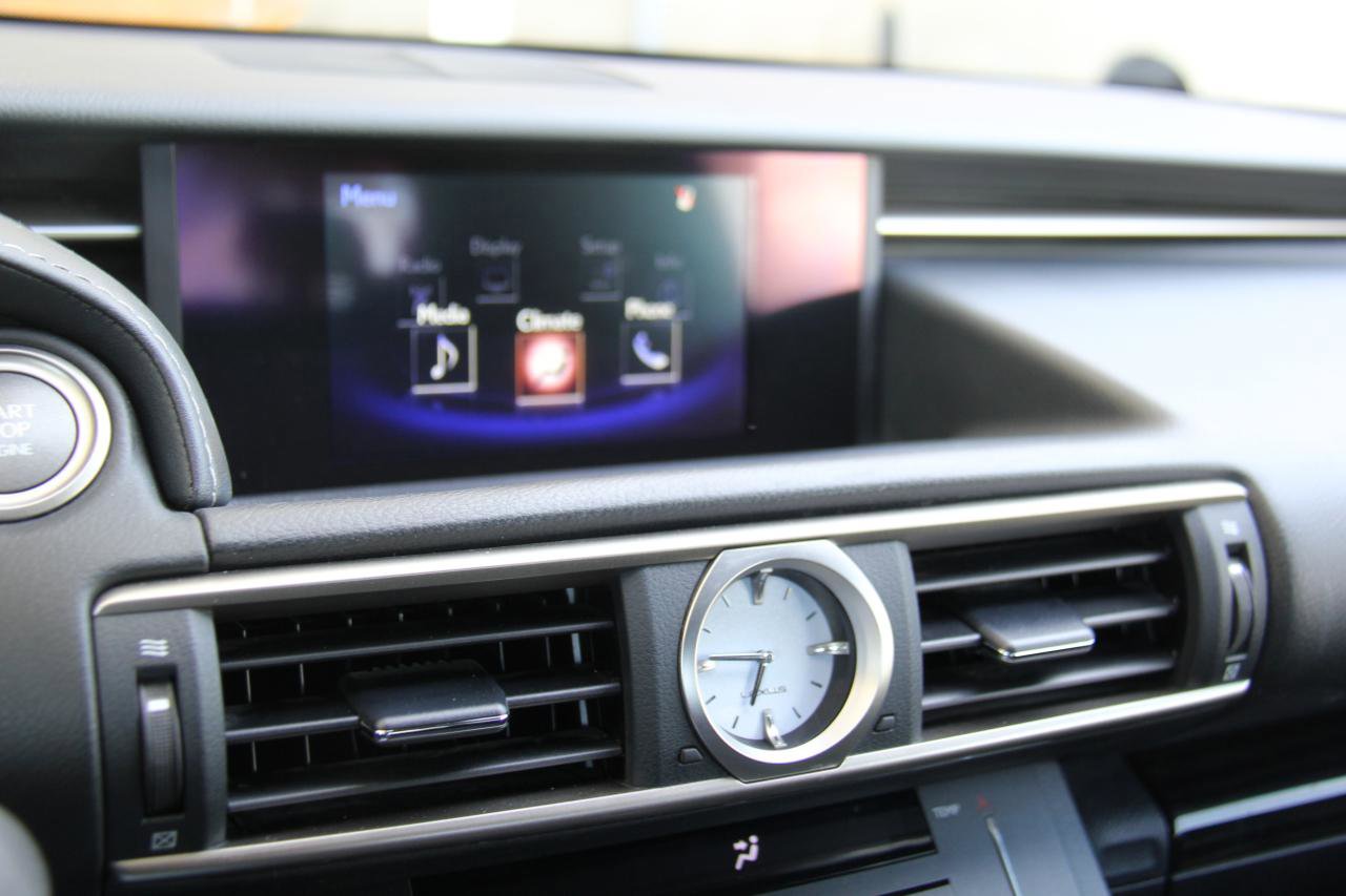 Used 2016 Lexus RC 200t image 12