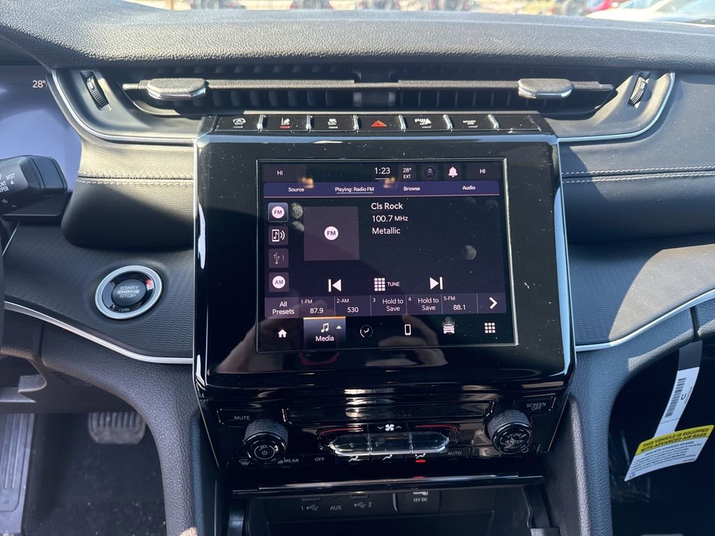 New 2026 Jeep Grand Cherokee Laredo image 12