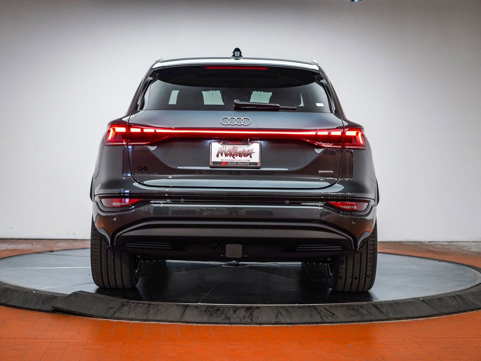 New 2025 Audi Q6 e-tron Premium AWD/4WD image 8