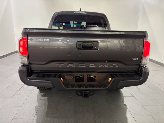 Used 2020 Toyota Tacoma TRD Sport w/ Technology Package AWD/4WD image 4