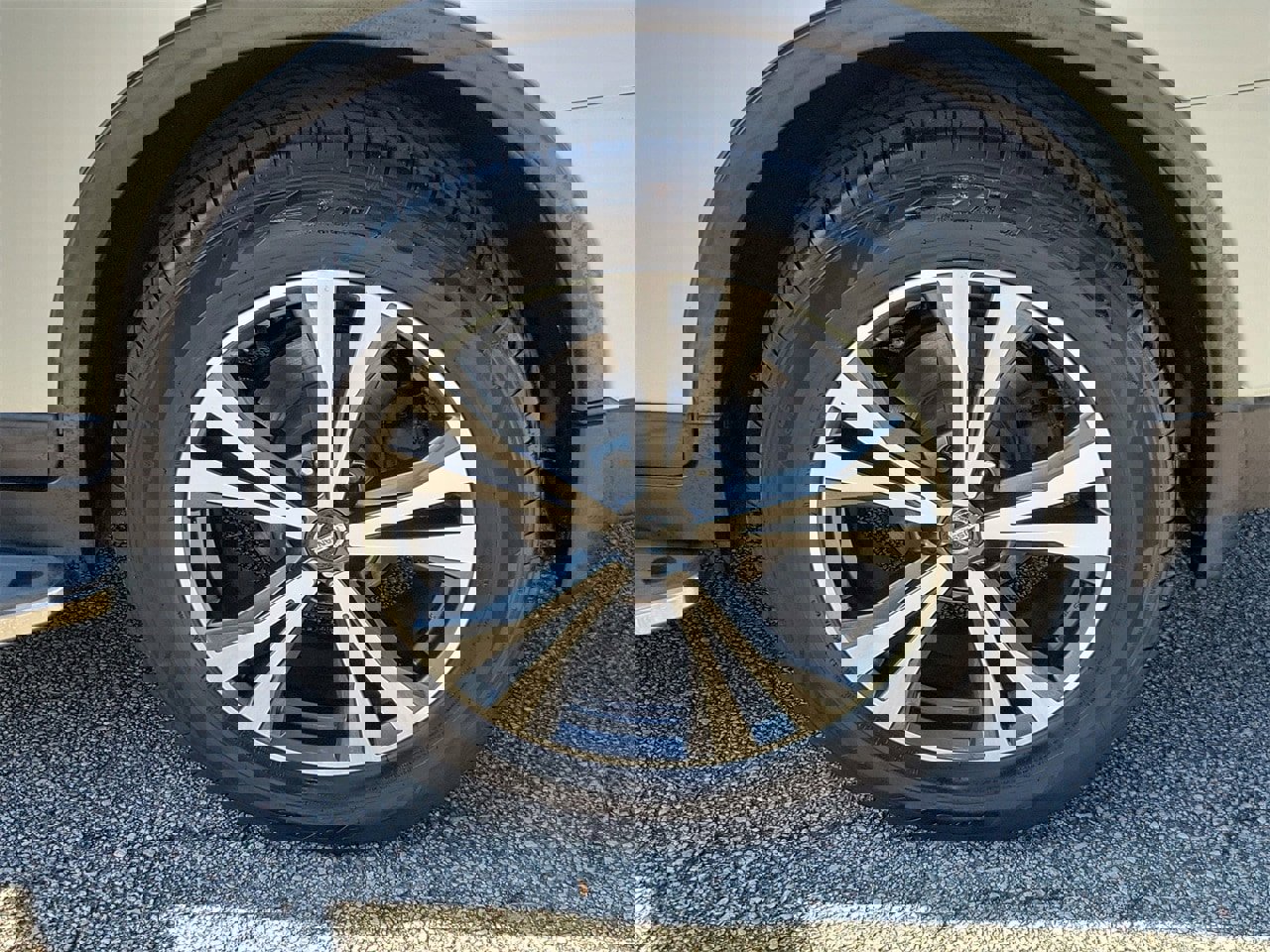 Used 2017 Nissan Rogue SL image 5