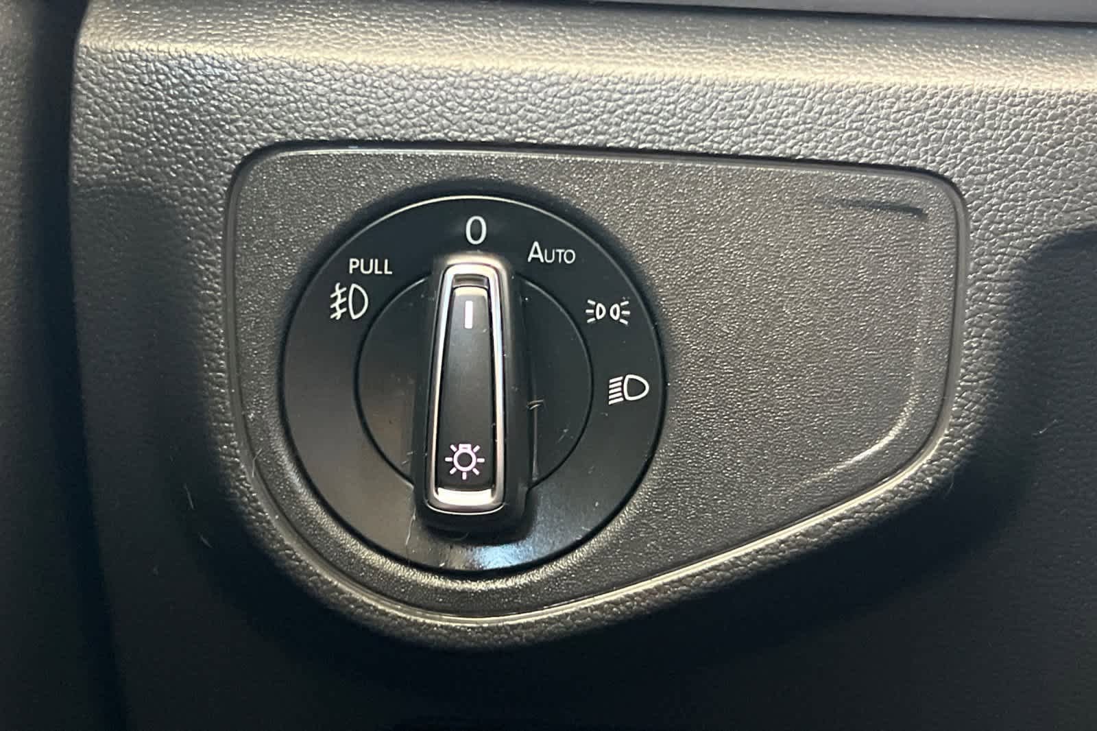 Used 2018 Volkswagen Atlas SE FWD image 31