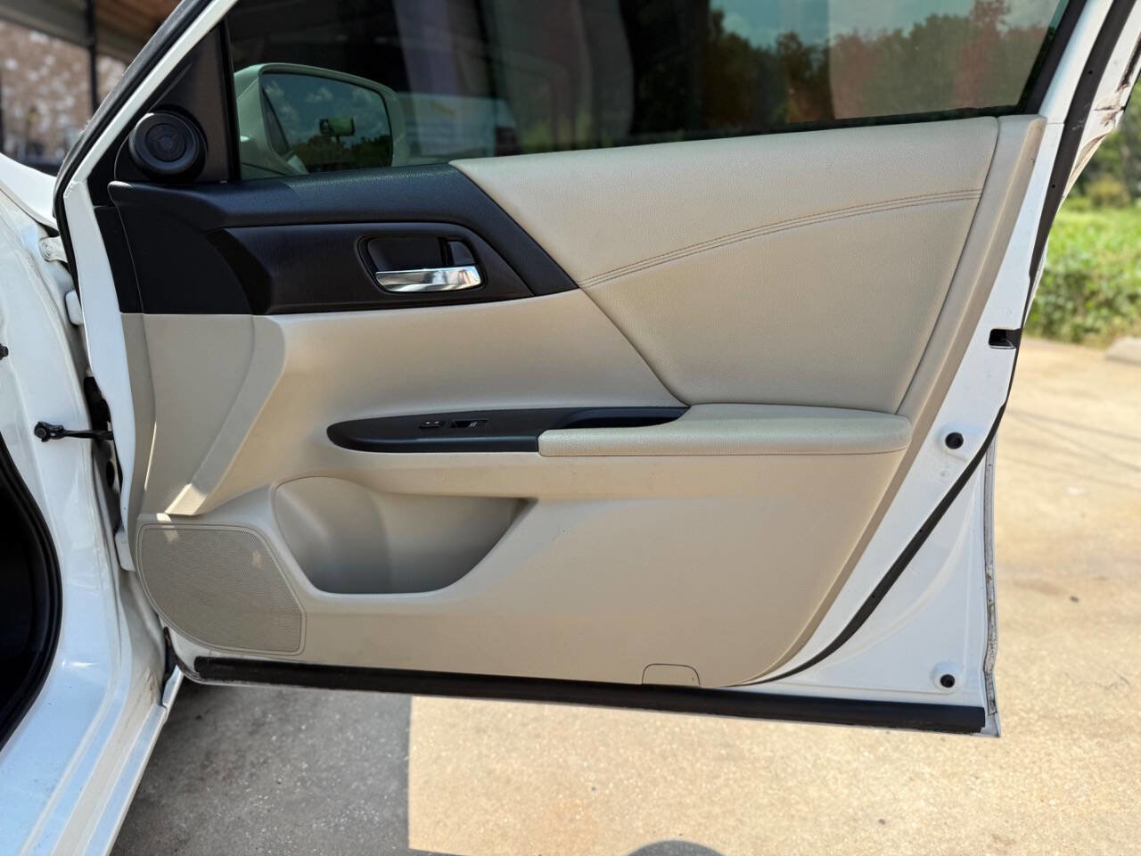 Used 2015 Honda Accord EX image 23