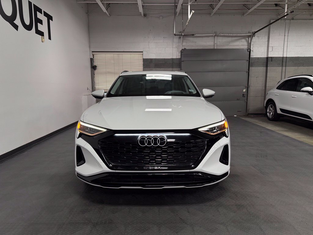 Used 2024 Audi Q8 e-tron Prestige w/ Prestige Package AWD/4WD image 3