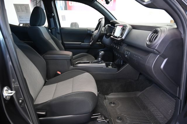 Used 2023 Toyota Tacoma TRD Off-Road AWD/4WD image 12