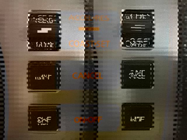 Used 2019 Nissan Frontier SV image 8