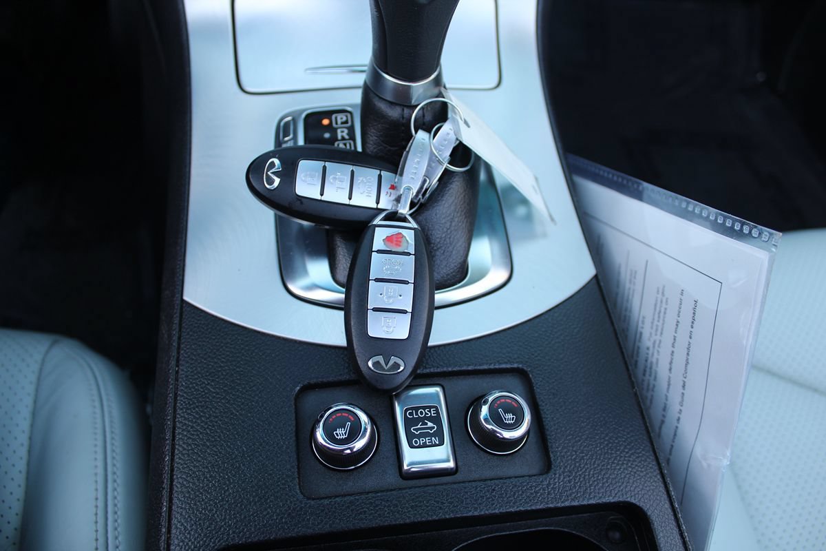 Used 2009 INFINITI G37 Convertible RWD image 28