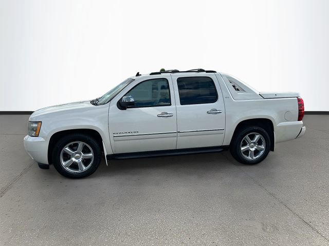 Used 2011 Chevrolet Avalanche LTZ AWD/4WD image 4