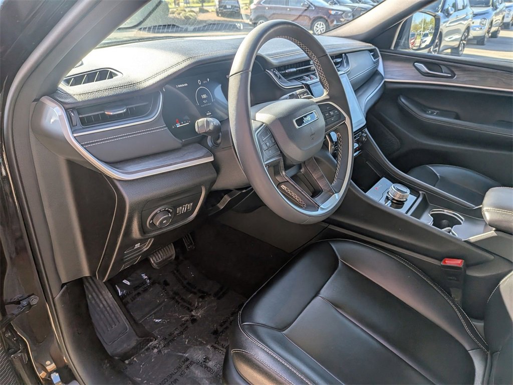 Used 2024 Jeep Grand Cherokee Limited image 15