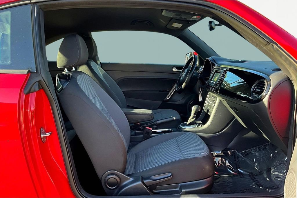 Used 2019 Volkswagen Beetle 2.0T S image 27
