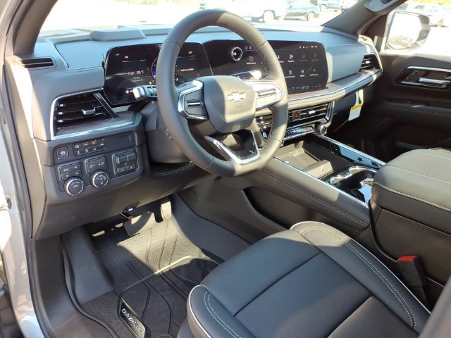 New 2027 Chevrolet Tahoe Premier w/ Sun And Tow Package AWD/4WD image 5