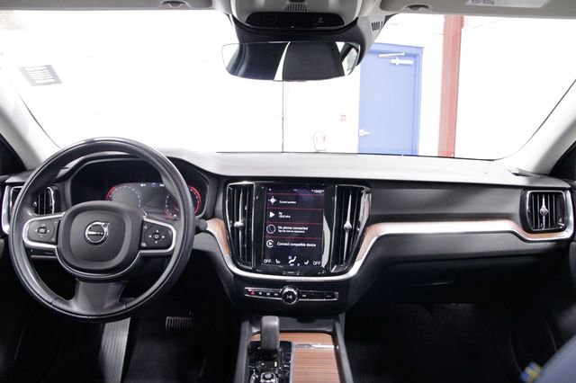 Used 2022 Volvo S60 B5 Momentum w/ Advanced Package image 16