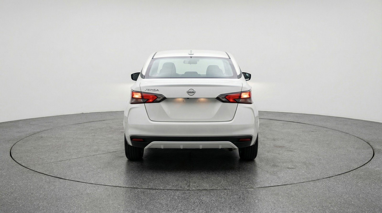 Used 2025 Nissan Versa SV FWD image 7