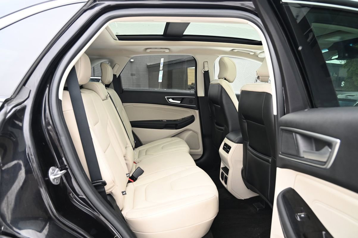 Used 2019 Ford Edge Titanium w/ Cold Weather Package image 40